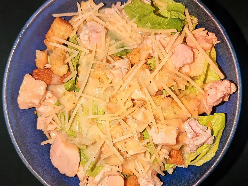 Chicken romaine salad, plated