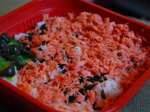 Salmon rice bowl